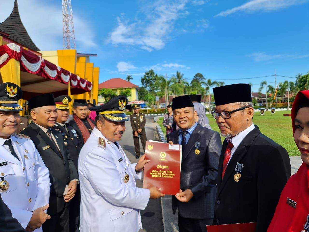 14 Orang Pegawai Kemenag Agam Terima Anugerah Satyalancana Pada