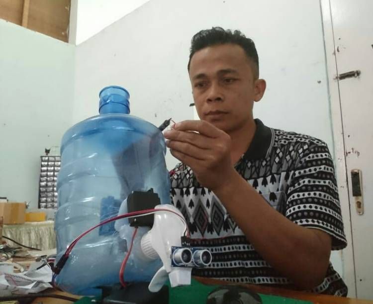 Tim Robotik Man 1 Bukittinggi Ciptakan Hand Sanitizer Otomatis Kementerian Agama Provinsi Sumatera Barat