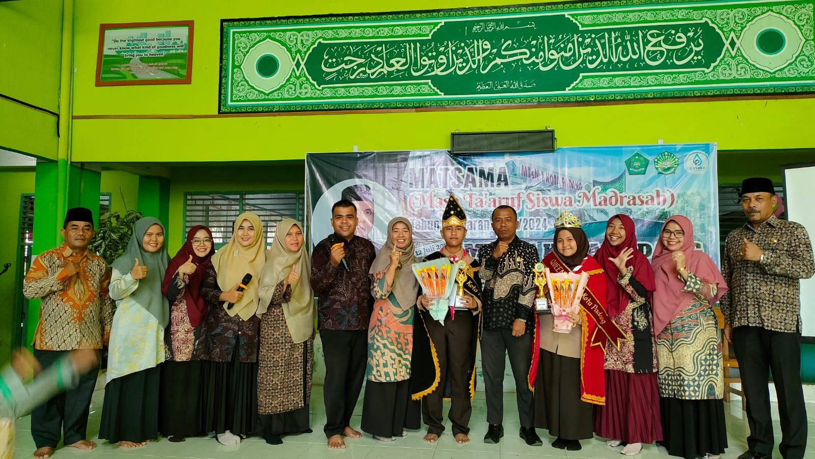 Dzakwan dan Atika Dinobatkan Sebagai King dan Queen MTsN 1 Padang Tahun