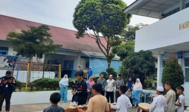 Kanwil Kemenag Kalsel - Ka. Kanwil Tutup Kegiatan Pembinaan Guru Sekolah  Minggu Buddha