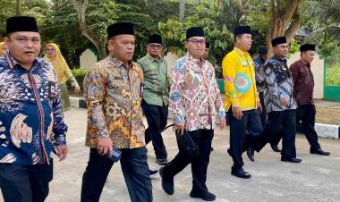 Kanwil Kemenag Kalsel - Ka. Kanwil Tutup Kegiatan Pembinaan Guru Sekolah  Minggu Buddha