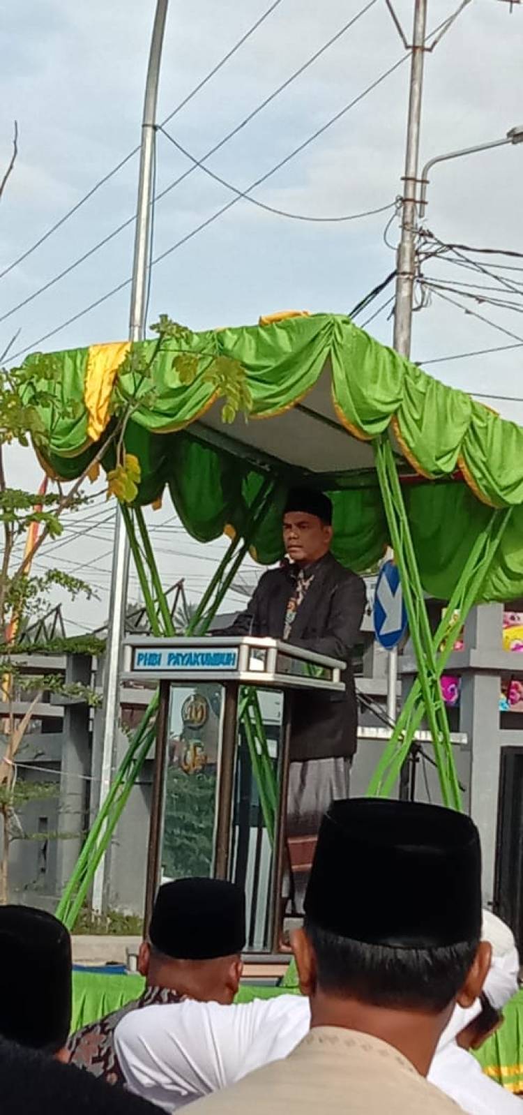 Rektor UMSB Jadi Khatib Shalat Idul Adha di Kota 