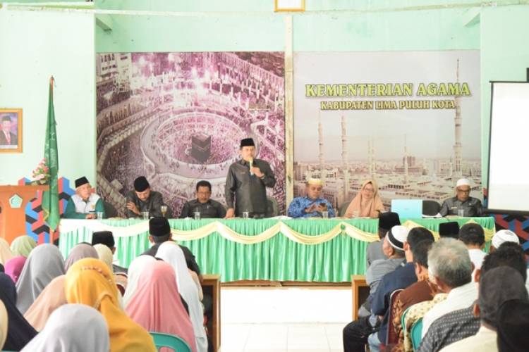 247 Jamah Calon Haji Lima Puluh Kota Untuk Tahun 2020 Menerima Pembekalan Awal