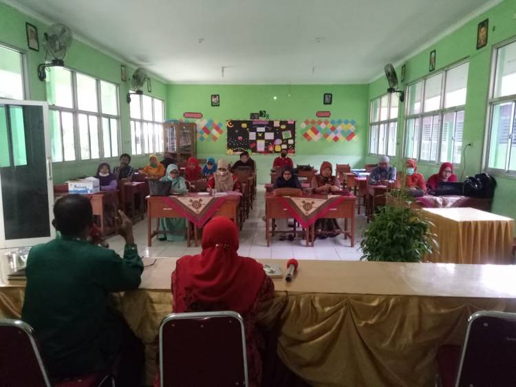 Evaluasi mutu di MTsN 6 Kota Padang, Ramli Adakan Rapat Dinas