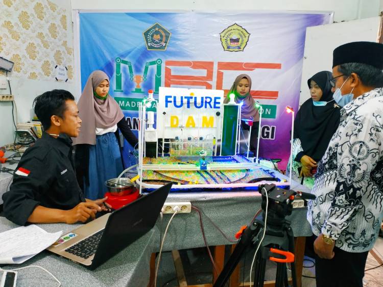 Tim Robotic Minangkabau MAN 1 Kota Bukittinggi Lolos masuk 30 besar Nasional
