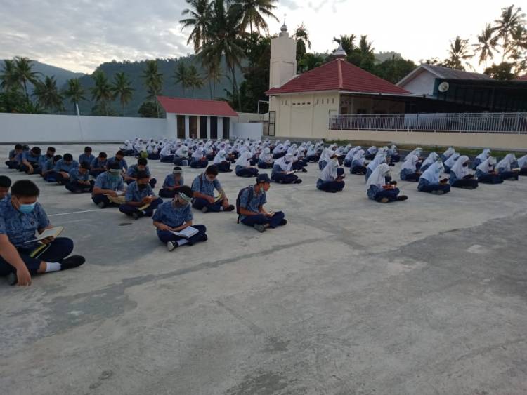 Membentuk Madrasah Qur'ani, MTsN 5 Kota Padang Gelar Muqaddaman Setiap Pagi