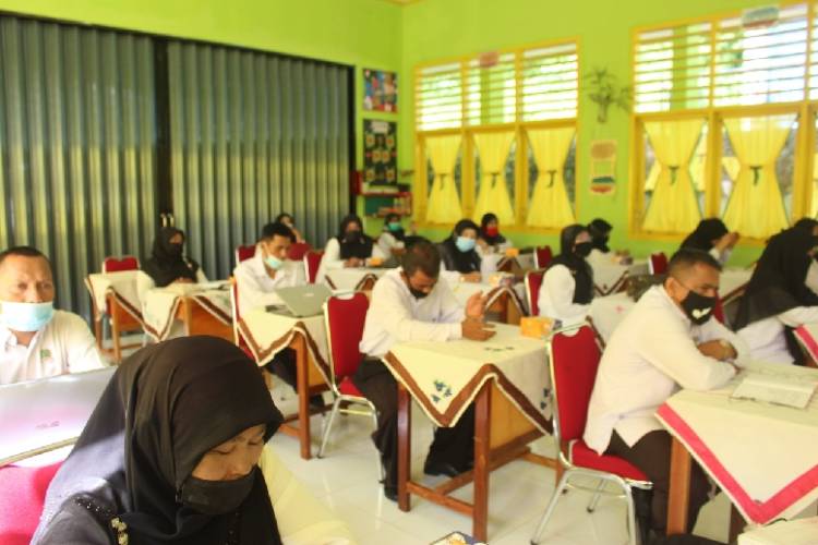 Kepala Kemenag Sawahlunto Sebut Ketiadaan Ujian Akhir Nasional Peluang Guru Tunjukkan Kompetensi 
