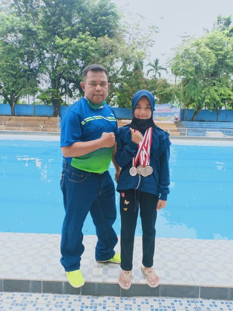 Rama Fira Shafa Ula Persembahkan 4 Medali,  MTsN 1 Padang Banjir Prestasi di KOSN 2021
