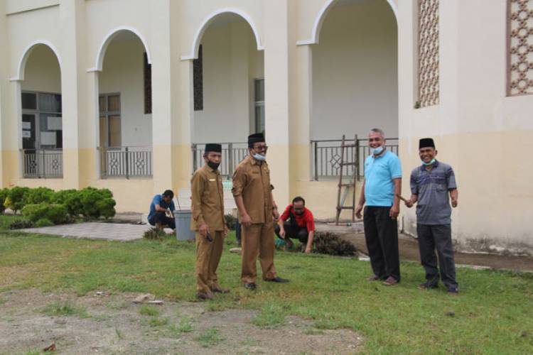 ASN Kantor Kemenag Kab. Solok Thaharah di Islamic Center Koto Baru