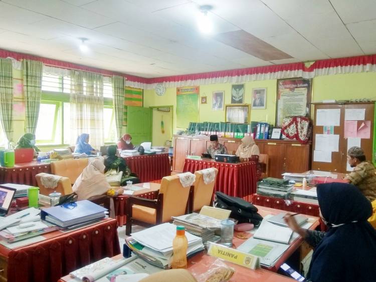Kepala Seksi Pendidikan Madrasah Pantau Persiapan Re-Akreditasi MIN 4 Agam