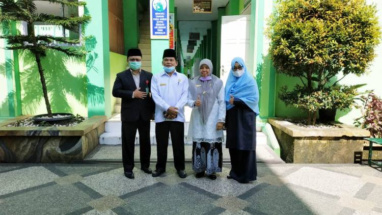 Kakankemenag Agam Hadiri Visitasi Akreditasi secara Luring di MA Sumatera Thawalib Parabek