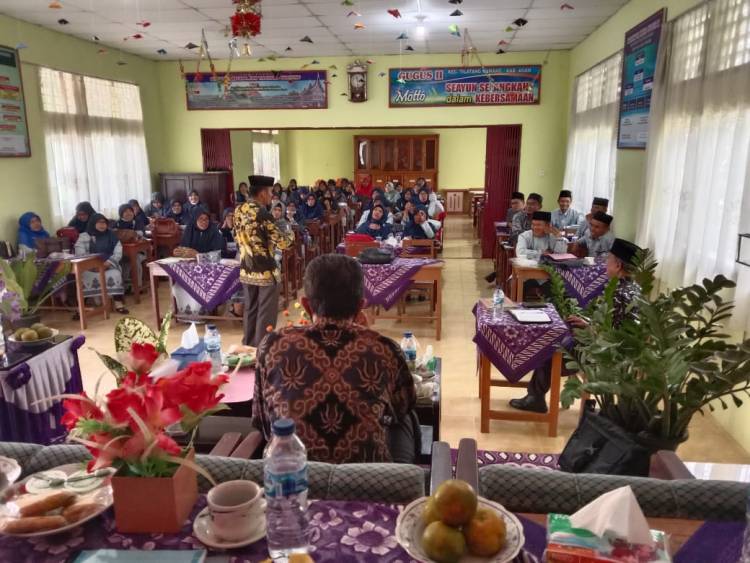 Kakankemenag Kabupaten Agam : Guru PAI Harus Tingkatkan Kompetensi Keislaman