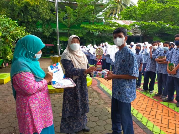 Siswa MTsN 2 Kota Pariaman Raih Prestasi Tingkat SMP/MTs Se- Sumatera Barat