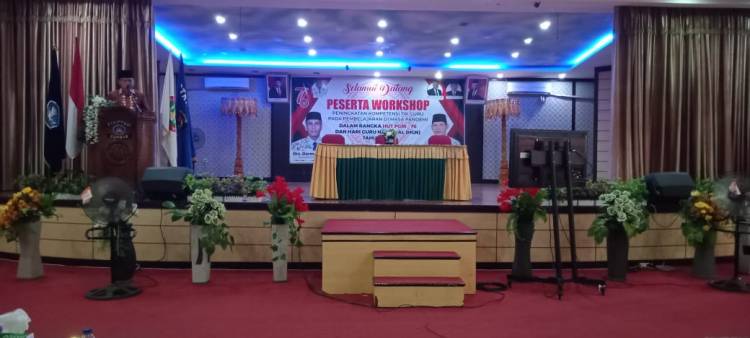 PGRI Kota Padang Gelar Workshop TIK