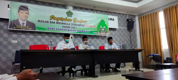 Pengurus Masjid Syekh Jalaluddin Al Khusa'i Terima Bantuan Masjid Terdampak Covid-19 dari Kementerian Agama RI