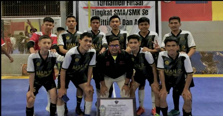 Dua Tim Futsal MAN 2 Bukittinggi pada Even Famous Cup    