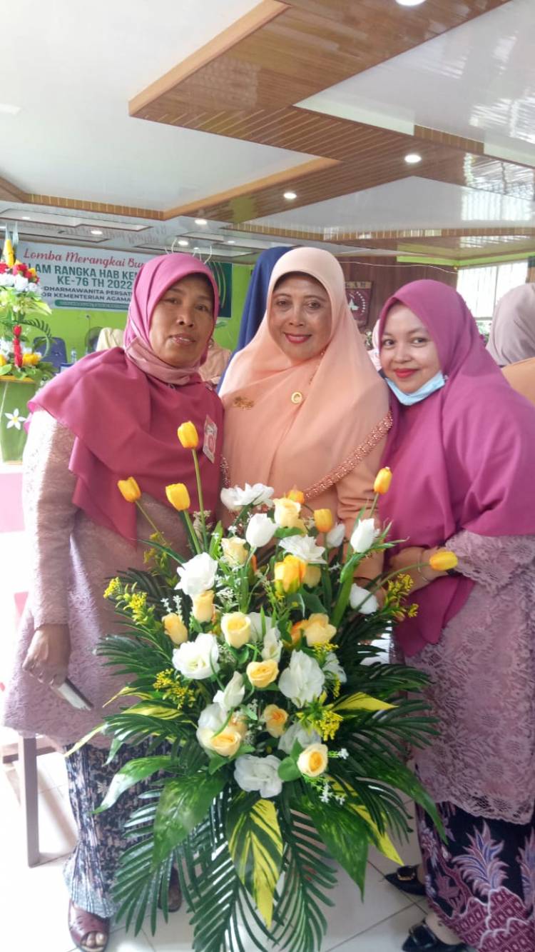 Meriahkan HAB, MTsN 3 Agam Raih Juara Merangkai Bunga