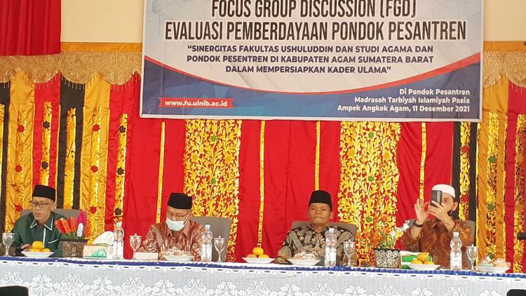 Ka.kankemenag Agam, Drs. H. Marjanis, M.Pd buka Focus Group Discussion (FGD) Evaluasi Pemberdayaan Pondok Pesantren