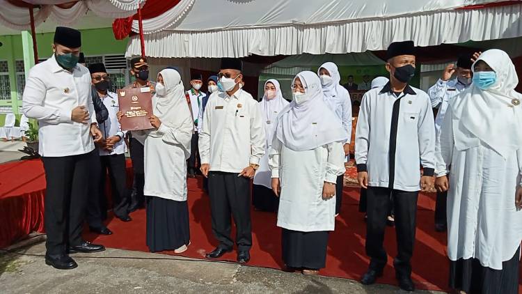 HAB ke-76, 12 ASN Kankemenag Padang Panjang Peroleh Tanda Kehormatan Satyalancana