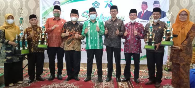 Meriahnya Syukuran Hari Amal Bakhti Kementerian Agama Ke 76 Tingkat Kemenag Kota Padang