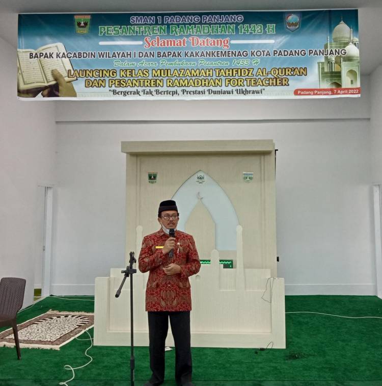 Kakankemenag Hadiri Launching Tahfizh Al-Qur'an SMAN 1 Padang Panjang
