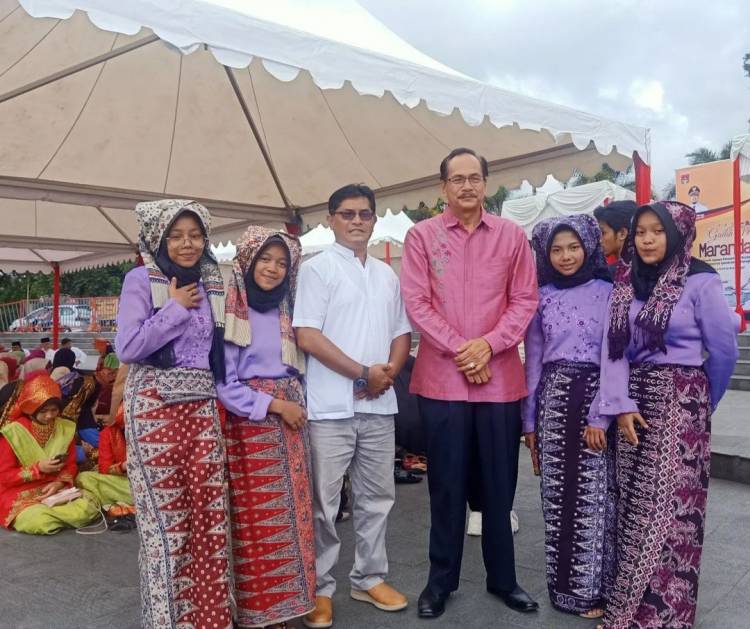 Siswa Madrasah Unjuk Prestasi Pada Festival Gadih Minang Marandang