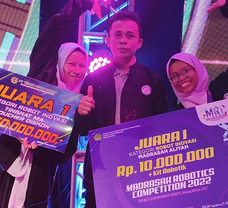 Tim Robotik MAN I Bukittinggi Harumkan Nama Sumatera Barat di Tingkat Nasional 