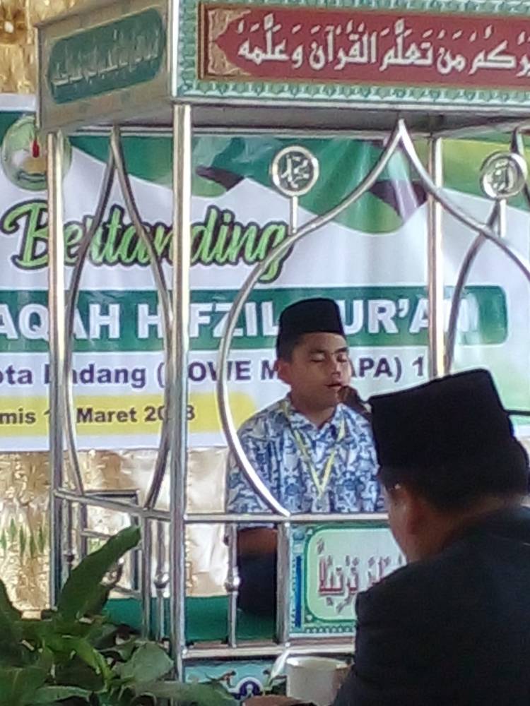 Peserta Didik MTsN 1 Kota Padang Juara 3 MHQ di MAN 1 Padang