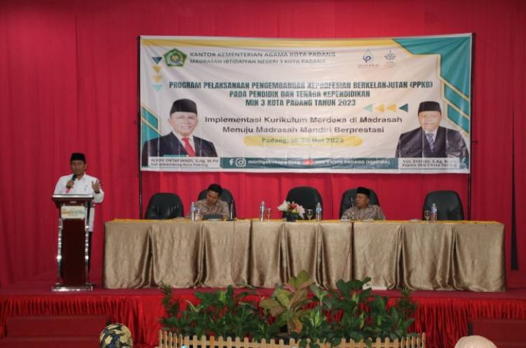 Tenaga Pendidik MIN 3 Kota Padang Mengikuti Workshop Implementasi Kurikulum Merdeka